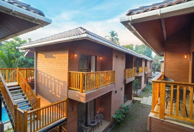 호텔 Treehouse Mars Beach Cottages