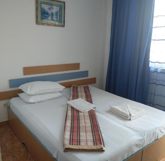 בית מלון כפרי Vila Alex