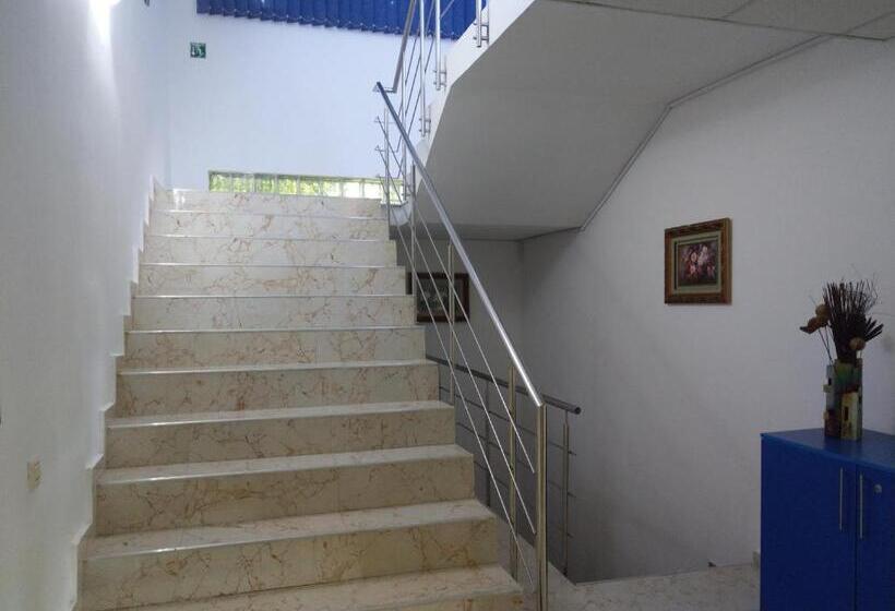 בית מלון כפרי Vila Alex