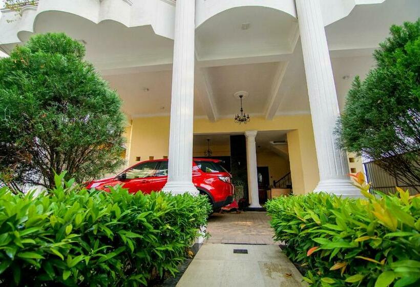 هتل Vivid Colombo