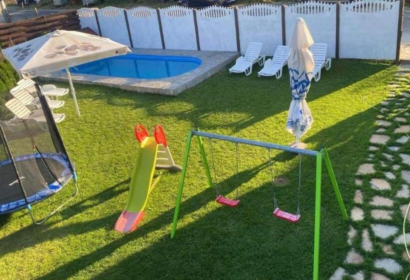 膳宿费 бялата къща