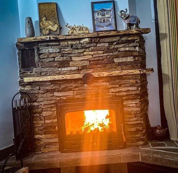 膳宿费 бялата къща