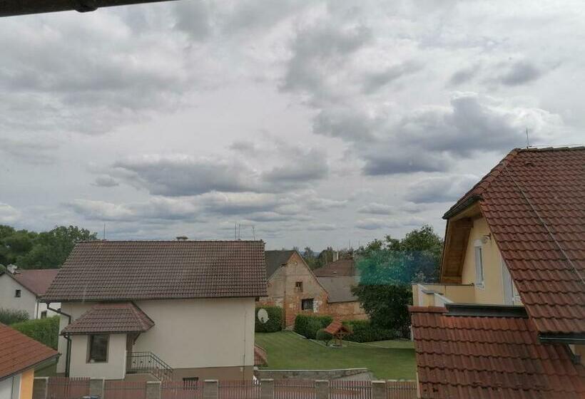 膳宿费 Penzion Pohoda, Nepřístupné V Pracovním Oděvu