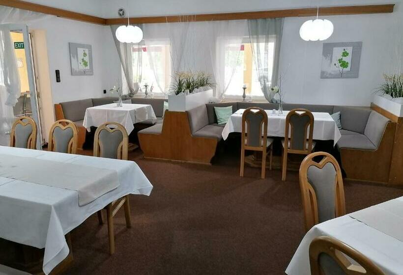 膳宿费 Penzion Pohoda, Nepřístupné V Pracovním Oděvu