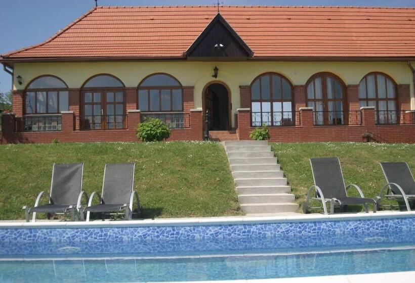بنسيون Villa Teleki