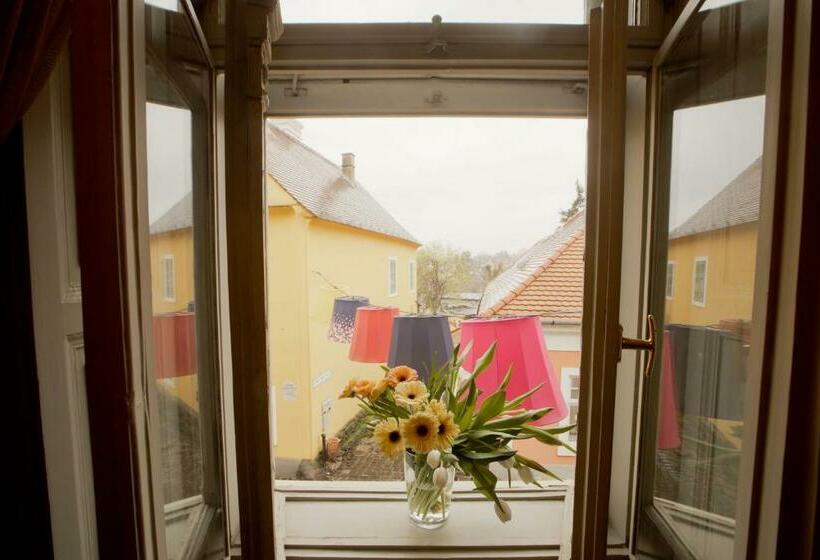 Пансион Városi Vendégház Szentendre