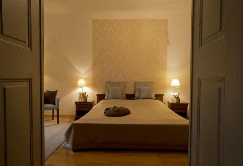 Пансион Városi Vendégház Szentendre