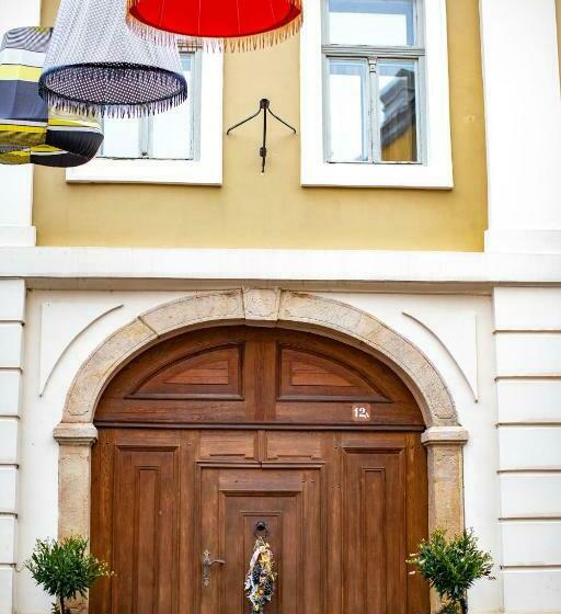 Пансион Városi Vendégház Szentendre