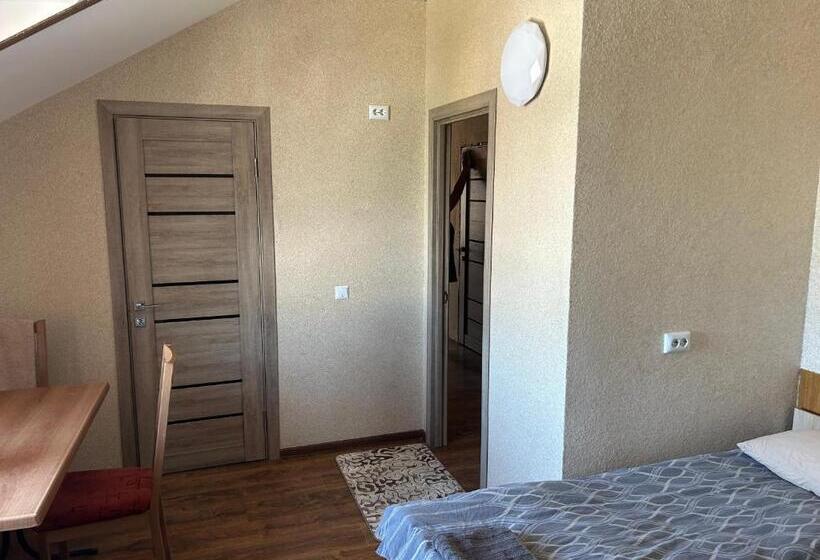 Hostel готель максим