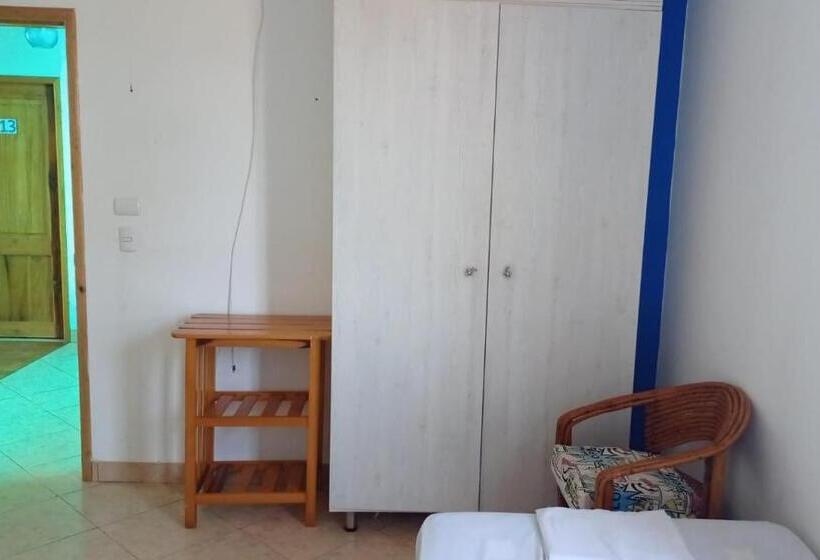 호스텔 Hostal Yaku Montañita