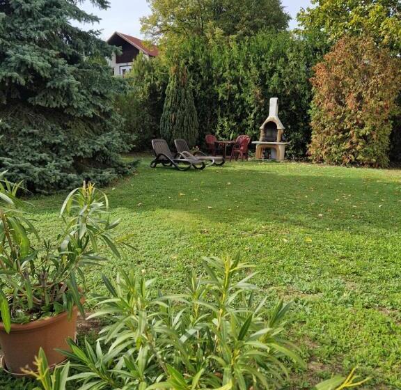 ベッドアンドブレックファースト Balaton Panzió Füred