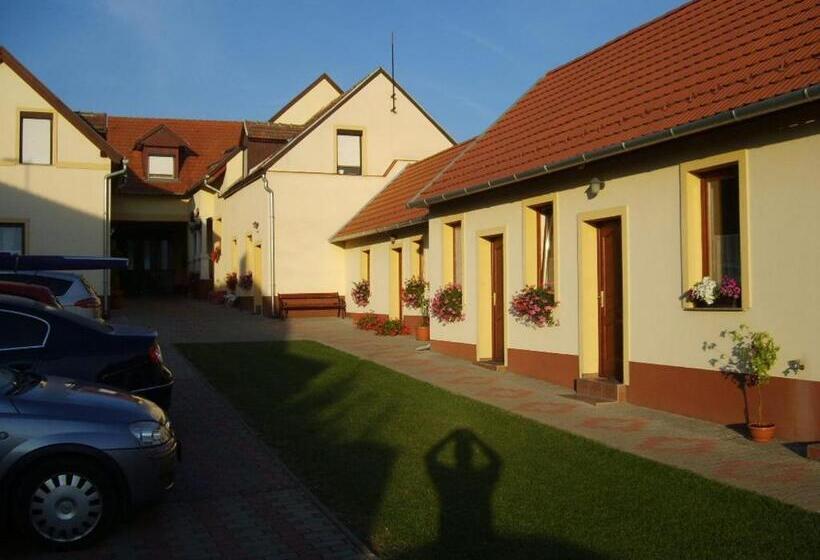 Bed and Breakfast Szűts Panzió