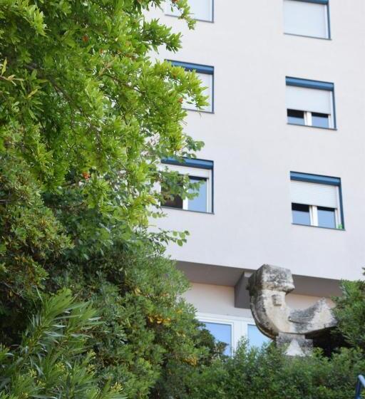 Dijaški Dom Portorož, Hostel