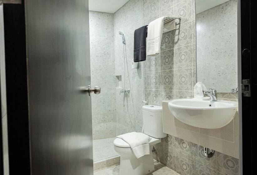 ホテル Nite & Day Semarang Candi