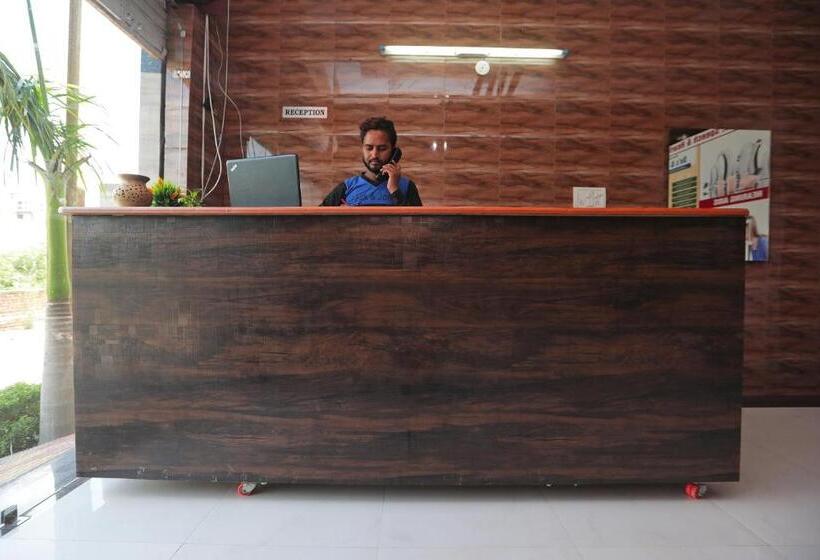 בית מלון כפרי Oyo 40061 King Palace