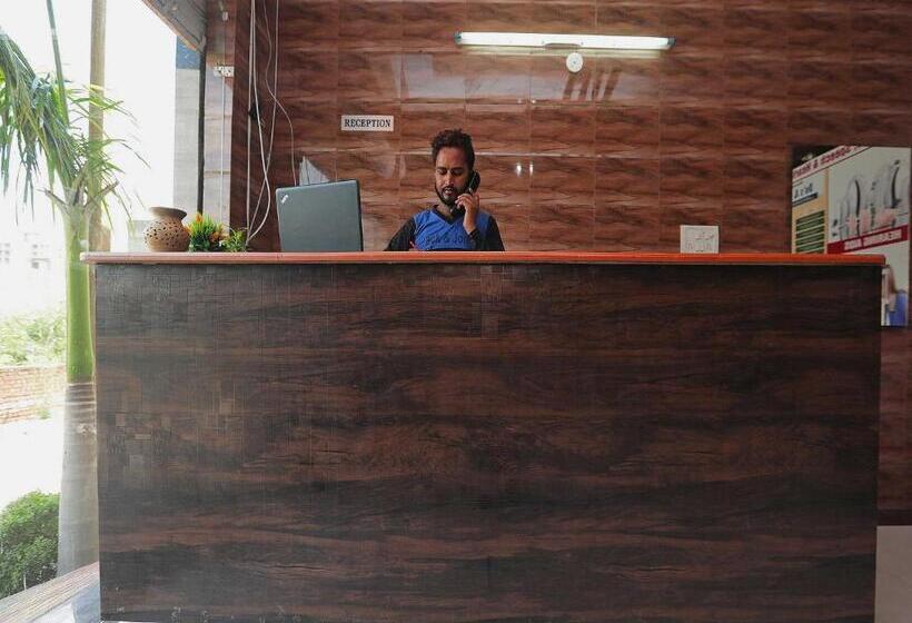 בית מלון כפרי Oyo 40061 King Palace