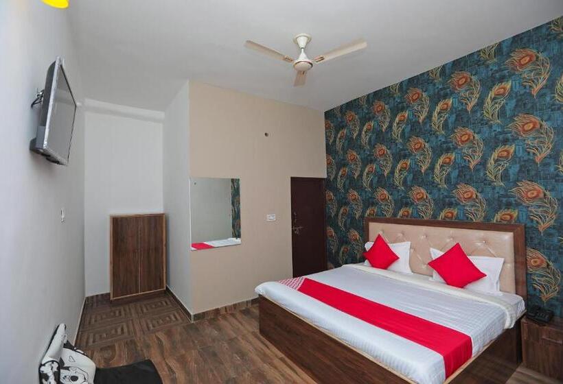 בית מלון כפרי Oyo 40061 King Palace