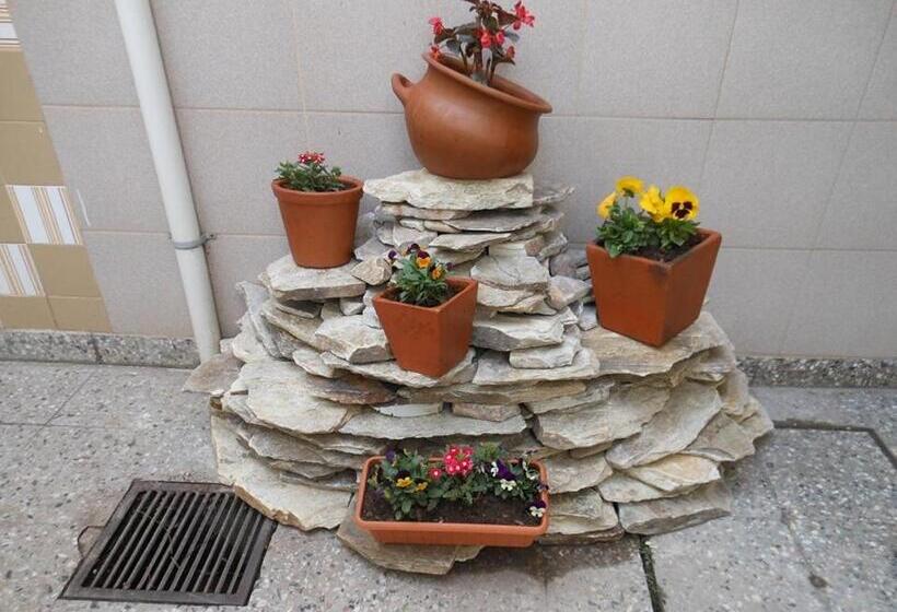 Отель Patricias 381