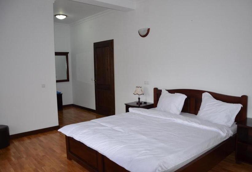 酒店 Pensiunea Zana Muntilor