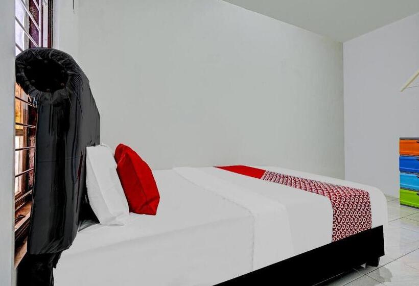 Отель Siliwangi Guest House Syariah Redpartner