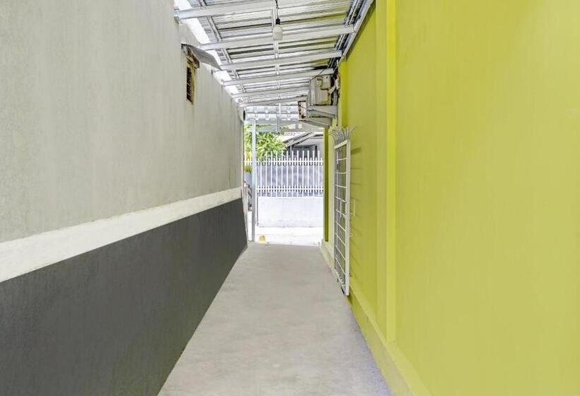 Отель Siliwangi Guest House Syariah Redpartner