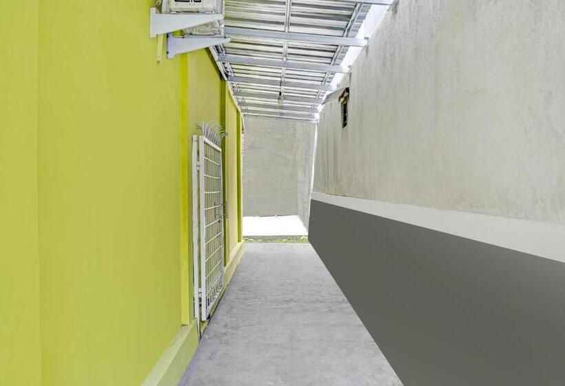 Отель Siliwangi Guest House Syariah Redpartner