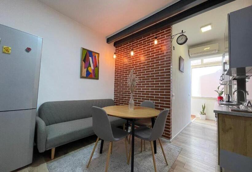 Myslym Shyri S Apartments