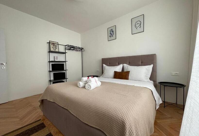 Myslym Shyri S Apartments