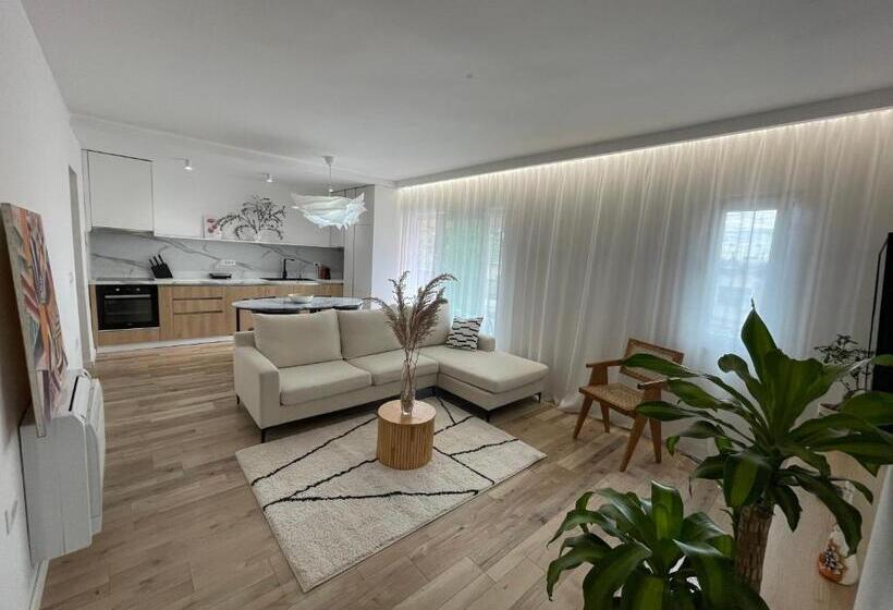 Myslym Shyri S Apartments