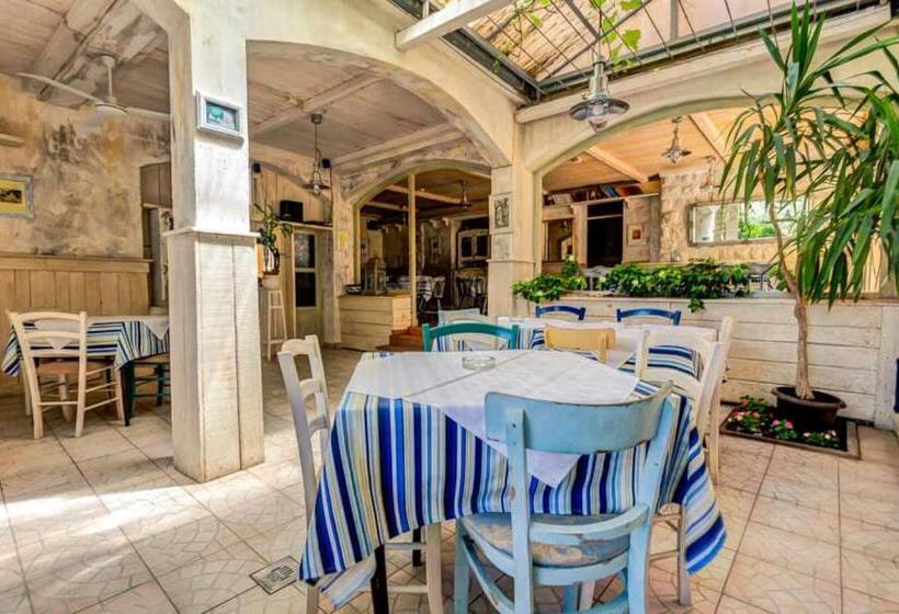 پانسیون Mali Miločer Bay Accommodation