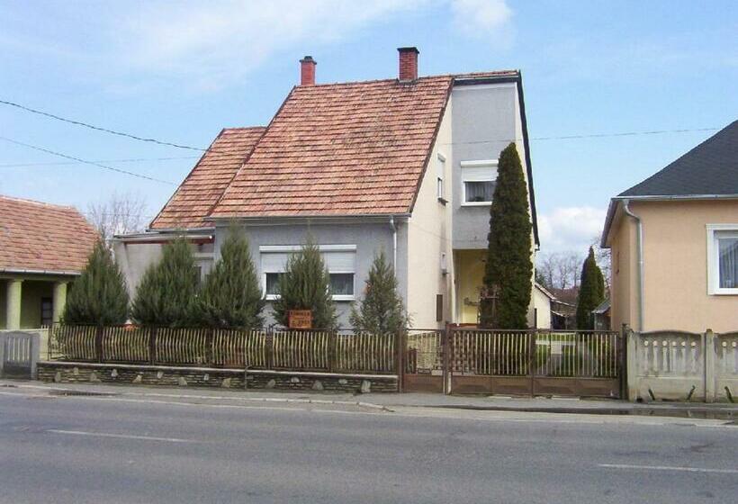 ペンション Marika Haus