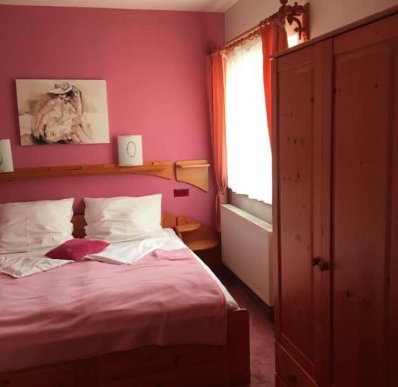 膳宿费 Penzion Starojicka Pizza