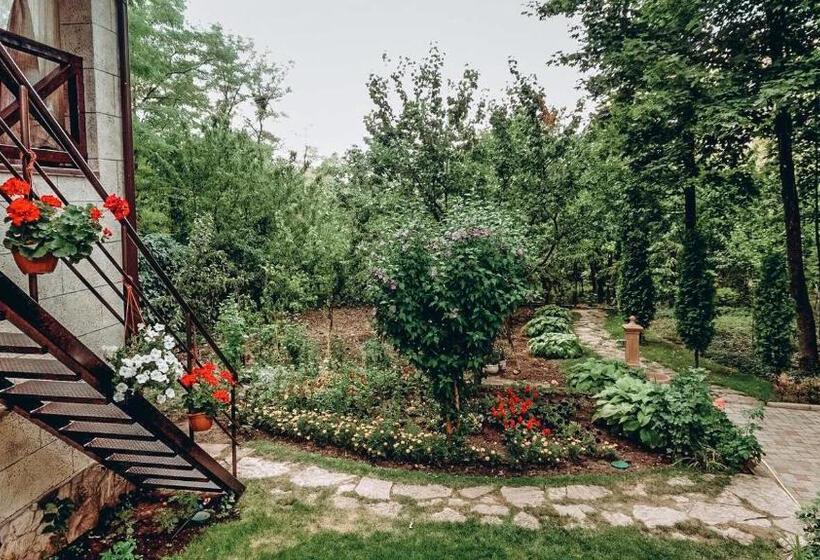 پانسیون White Valley Entire Guest House Next To Forest