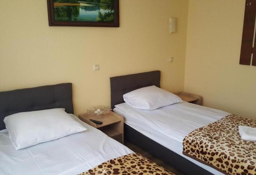 بنسيون Zatishok Guest House