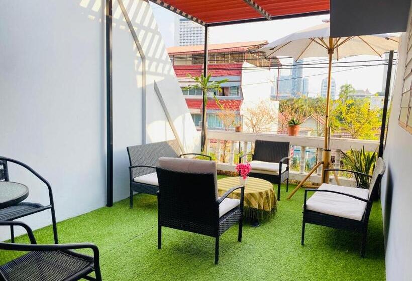 Travel Inn Bed & Breakfast Jomtine Beach Pattaya