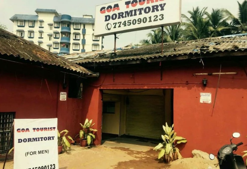 בית מלון כפרי Goroomgo Goa Tourist Dormitory Goa