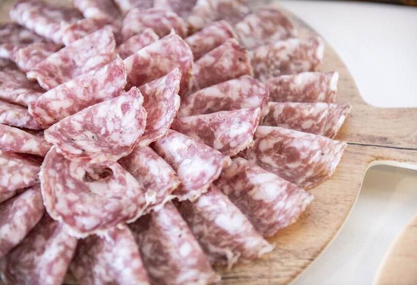 בית מלון כפרי Magari Estates