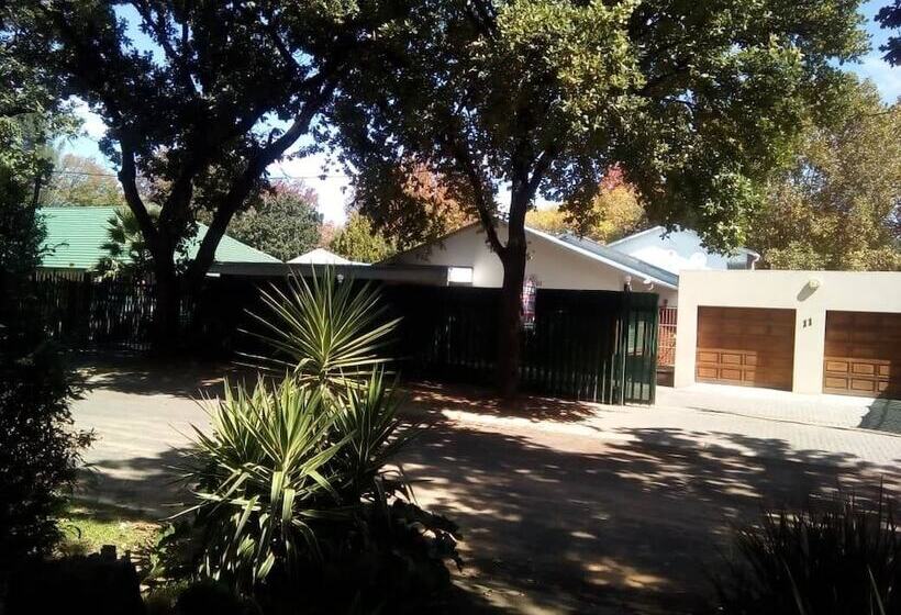 酒店 Master Palace   Sasolburg