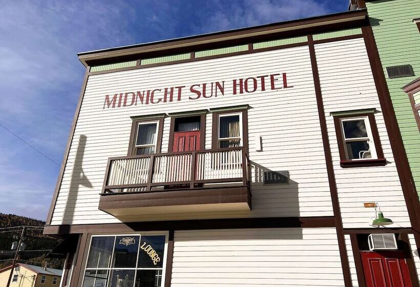 فندق Midnight Sun, A Coast