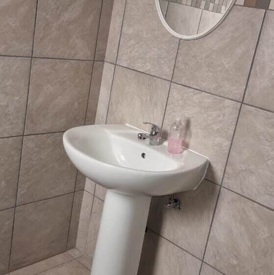 酒店 Stay At Home Airport Lodge