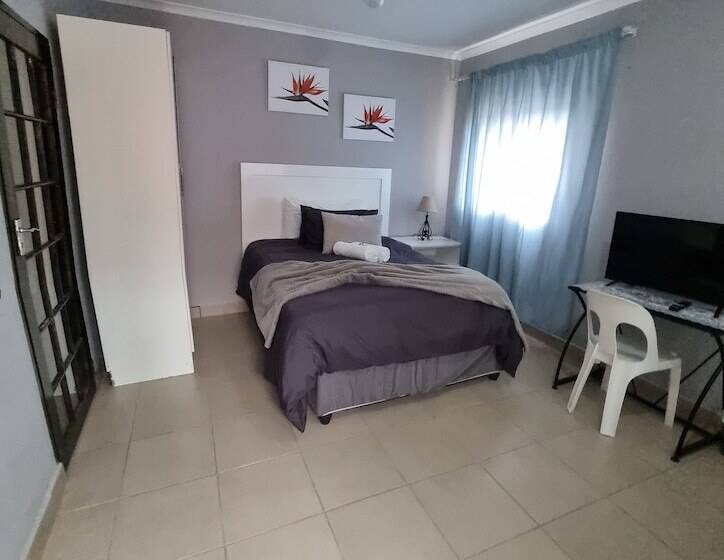 酒店 Stay At Home Airport Lodge