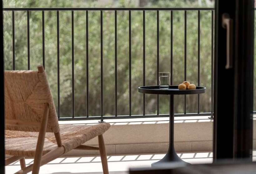 Kymani Boutique Hotel & Suites