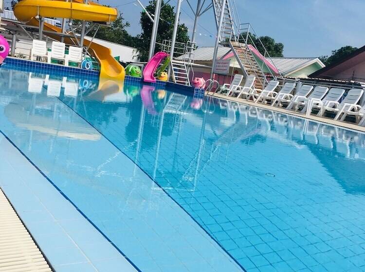 בית מלון כפרי Aiem Sa Ard At Kohlarn