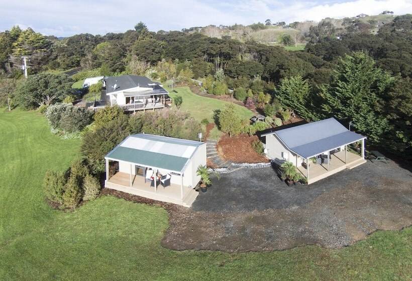 호텔 Auckland Country Cottages