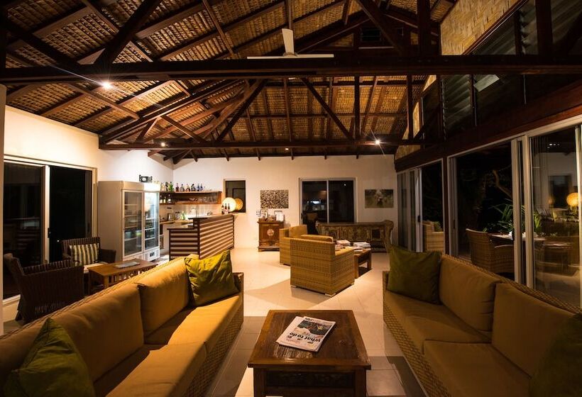 בית מלון כפרי Barrier Beach Resort