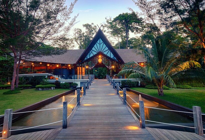 בית מלון כפרי Borneo Eagle Resort