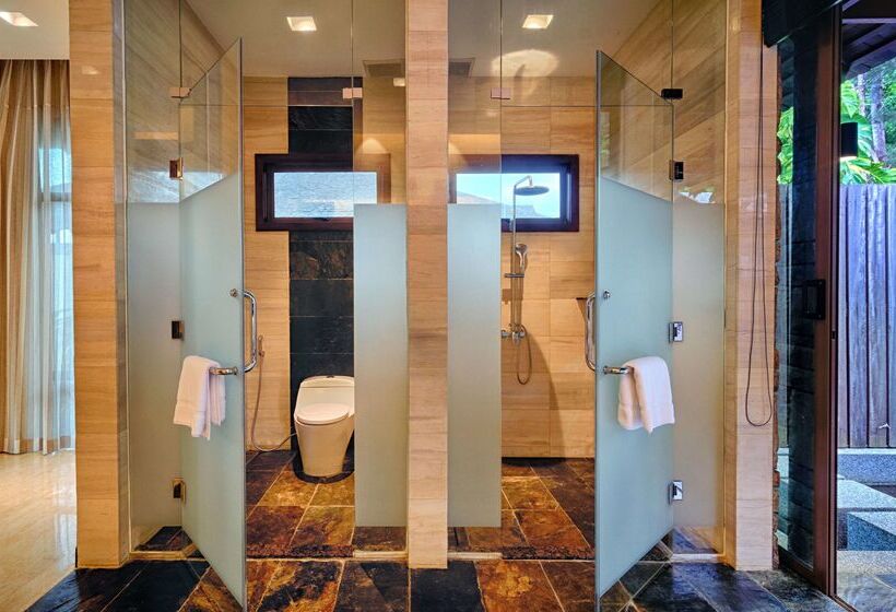 בית מלון כפרי Borneo Eagle Resort