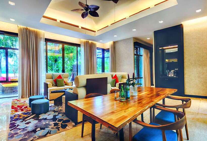 בית מלון כפרי Borneo Eagle Resort