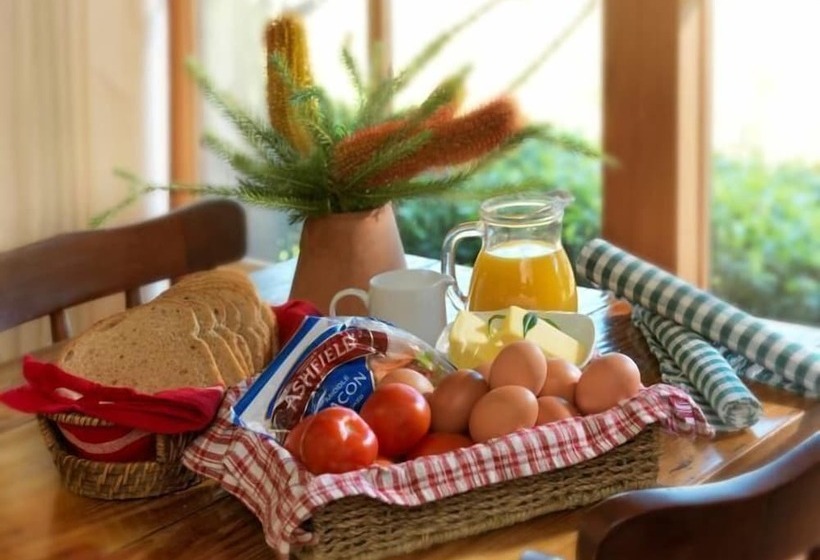 בית מלון כפרי Cedar Creek Cottages