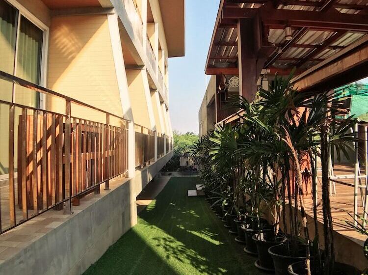 Hotel Check In Resort Koh Larn